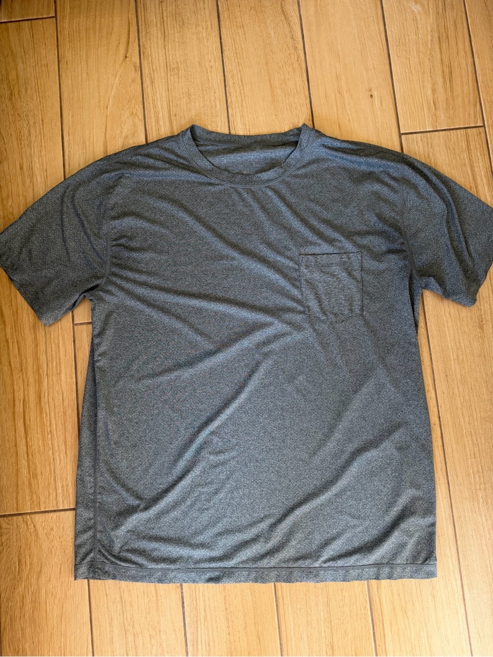 Vuori Men’s Gray Pocket Short-Sleeve Tee